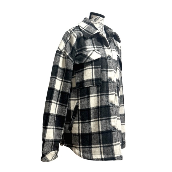 Garage Women’s Plaid Button-Up Coat. Size Large - Picture 3 of 14